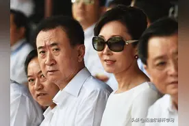 王健林财富缩水700亿不算什么，他手里还有个产业，一天能赚1.1亿图片