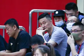 杜锋观赛脸色阴沉！北京队暴露了4大优势 广东队想要夺11冠难了图片