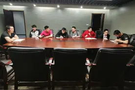 国羽“闭关深造”，大练体能同时更不忘思想教育图片
