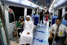 迪拜土豪到中国，一进地铁站就懵：你们管这叫地铁？图片