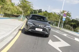 颜值用料都是丰田天花板，20多W的凌放或是雷克萨斯NX的最佳平替?图片