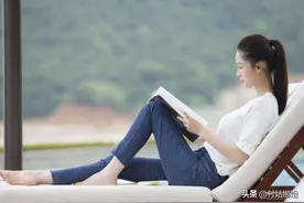 有种“金莲脚”叫做李沁，身边男明星都不敢碰她，她的脚有多小？图片