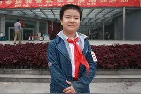 他13岁成武汉市少先队副队长，被称为“政治神童”，现状如何？图片