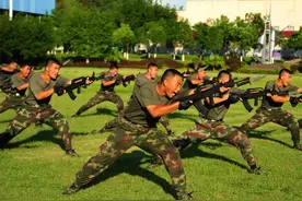 【起床号】10月23日，早安！歌曲《绿色军衣》图片