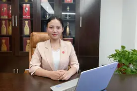 河南23岁“酒女郎”横空出世：17岁创业，一个月有20天在参加酒局，计划5年完成“1个亿小目标”图片