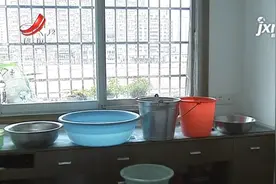 南昌：老旧小区漏雨严重，物业社区都不管？愁坏一家人图片