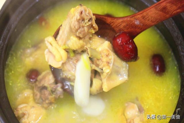 鸡汤怎么煲好喝（炖鸡汤时）