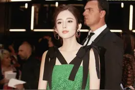 公认“最难驾驭”的墨绿色搭配黑色，古力娜扎穿出想象不到的高级图片