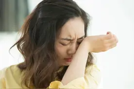 25岁年轻妻子为了升职就范于40岁领导，半年后：还是怪自己太年轻图片