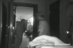 杭州男子独自在家，一怪异行为惊动警察找上门？图片