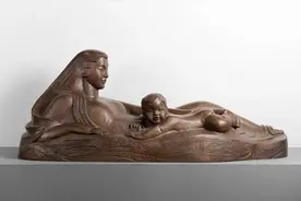 著名雕塑家何鄂作品《黄河母亲》亮相“在激流中前进——中国美术馆藏黄河题材美术精品展”图片
