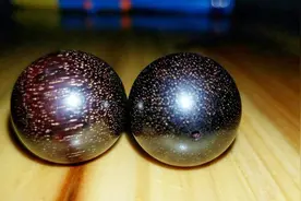 小叶紫檀如何分辨假金星？只需1个神器，真假金星一眼就辨认出！视频封面