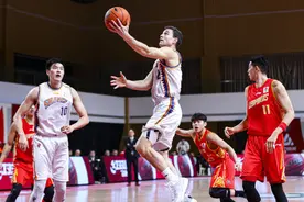 常规赛-弗雷戴特36+9邓蒙16分 上海复仇深圳终结5连败图片