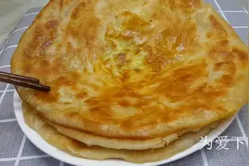 爱吃烙饼的要收藏了，开水一烫，外焦里软又多层，学会都能摆摊了图片
