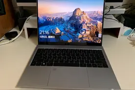 2000以内屏幕最强笔记本？不，是1999水桶神机图片