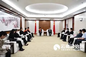 十大法治新闻人物载誉归 各系统领导亲切接见图片