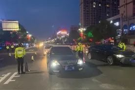 一小伙骑电动车被拦下，被罚款1700元，扣24分！图片