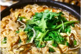 许昌美食：莲夹酥肉浓汤砂锅图片
