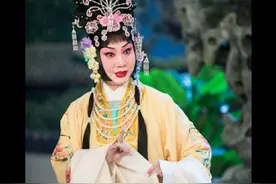 喜欢京剧的老市长改编了五个戏：他改剧本的初衷是这样的图片