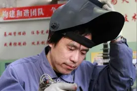 中国焊工高凤林：拒绝外企8倍年薪挖角，只在闲时焊接东风导弹图片