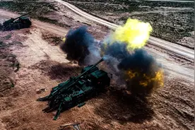 东南沿海王牌野战部队，携新型155自行加榴炮现身西部实射场图片