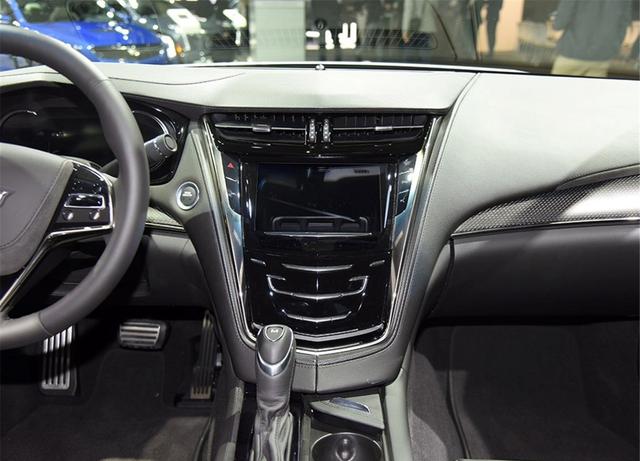 网友戏称其为“最和谐的泪眼车”，但6.2L V8峰扭855绝不容小觑