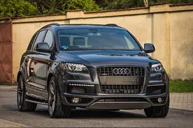 奥迪Q7升级商务四座版，大空间可躺平图片