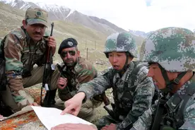 全世界最特殊的国境线，双方士兵“无戒备”，还聊天聚餐图片