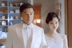 《伪装者》播出六年后，明台于曼丽同框营业，胡歌宋轶还是好般配图片