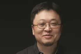 罗永浩经典语录：猛男的另一个特征，哭的时候要躲起来图片