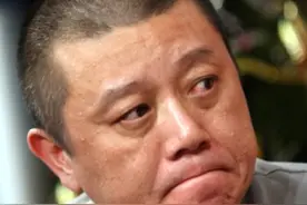 王朔：侯家搁以前就是臭要饭的，装什么豪门？骂得比郭德纲狠多了图片