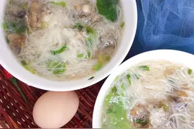 过年，泉州人都要吃一碗面线和鸡蛋，寓意岁岁平安图片