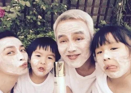 我刷了三分钟朋友圈，看到五个卖货的