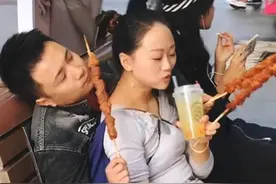 “连体夫妻”走红后：无腿丈夫另寻新欢，独臂妻子带着女儿回老家图片