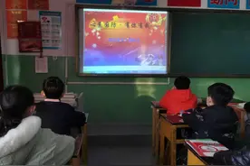 开学第一课——国防教育走进校园图片