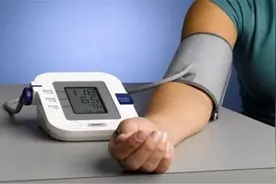 医生我的血压总是140/100 mmHg，有没有危险？需要吃药吗图片
