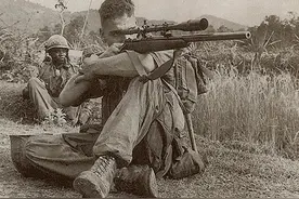 美军传奇狙击手，打穿瞄准镜击毙敌人，一项记录保持35年图片