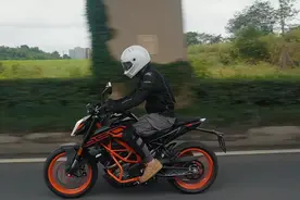 试驾KTM 250 Duke：骑最猛的入门街车，烤夏天最热的火图片