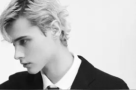 笑死,“最惨打工人”利路修红回俄罗斯!数万俄网友求中国粉丝放人图片