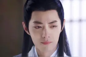 肖战又有新戏了！一袭白衣落泪太动人，还抱着任敏教她武功图片