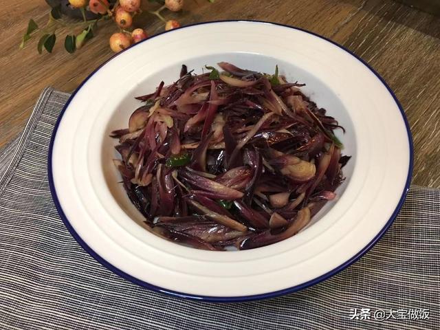 它在农村是个宝，在城市却鲜少见到，秋食正当令，和辣椒炒最味美