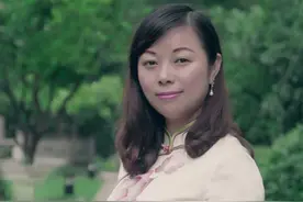 两岁女童十楼坠落，“最美80后”空手接住，如今成母女亲如一家人图片