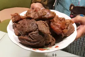 妈妈最拿手的卤牛肉，只用4种调味料，超简单，味道不比饭店差图片
