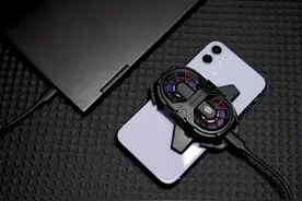 Iphone11玩游戏就发热就降频怎么破？原来只需要一个红魔散热背夹图片