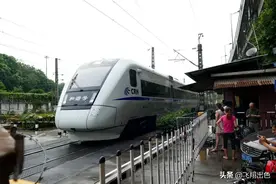 视觉记录丨广州射击场道口即将消失的日子图片