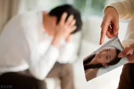 今晚不回家，乖乖等着我，丈夫误发信息给妻子，被全家人捉奸在床图片