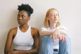 女人为何为难女人？图片