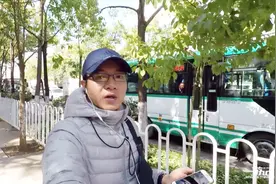 昆明旅行第九天，去斗南花卉市场，坐小型巴士去的，票价十元