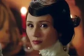她一个回头，让周润发都接不住：她回头看我一眼，我的心都要碎了图片