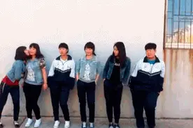 搞笑GIF：妹纸，你不按套路出牌啊图片